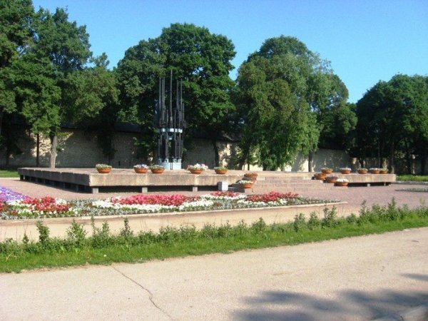 Псков площадь Победы вечный огонь