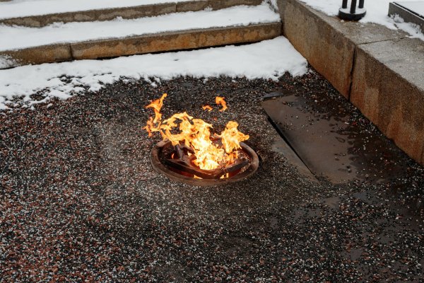 Памятник вечный огонь