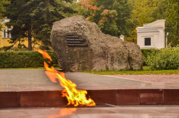 Памятники в Петрозаводске мемориал вечный огонь