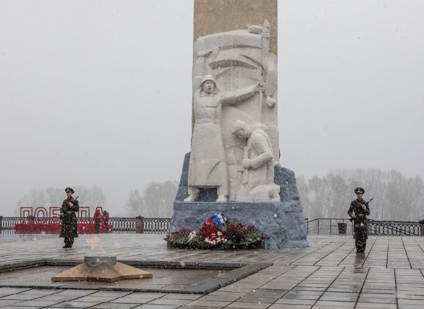 Памятник героям кузбассовцам Кемерово