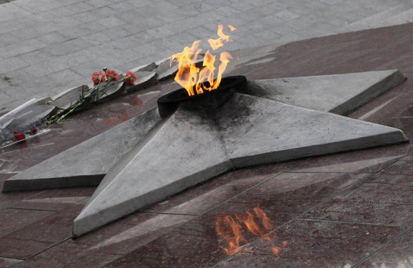 Вечный огонь Астрахань