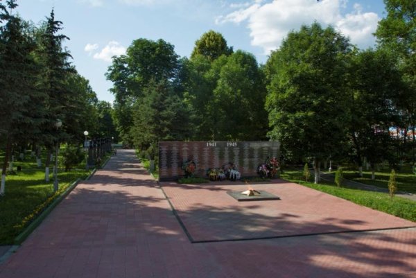 Сквер вечный огонь Мценск