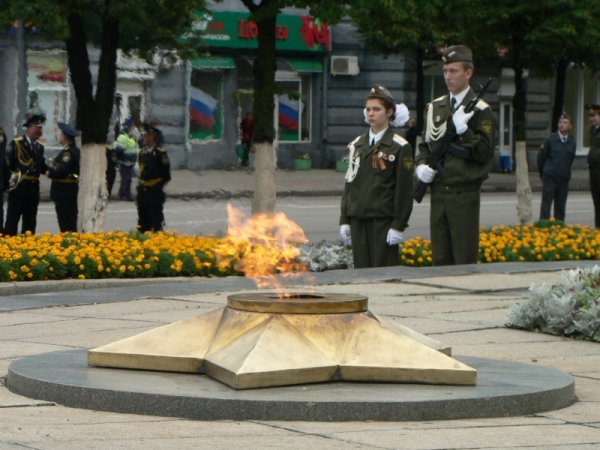 Вечный огонь сквер танкистов