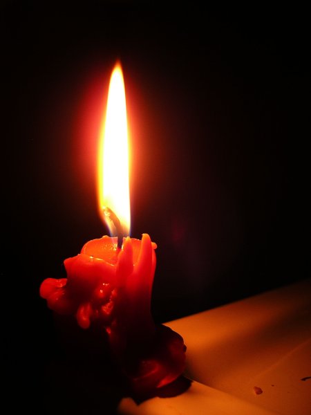 Горящая свеча