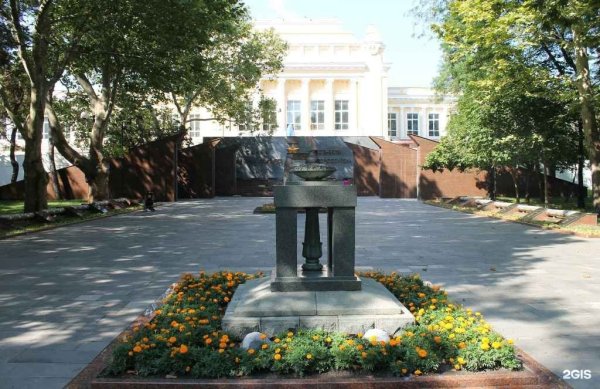 Памятник огонь вечной славы Новороссийск