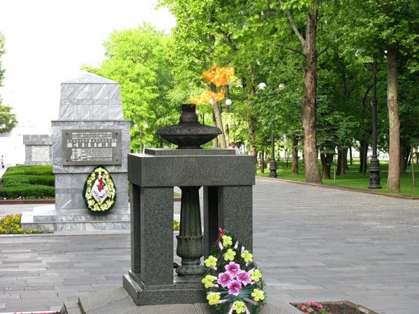 Вечный огонь площадь героев Новороссийск