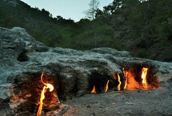 Огненная гора Янарташ Кемер