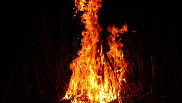 Огонь костер