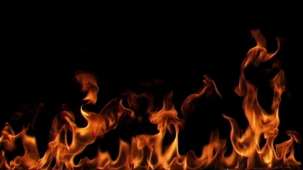 Языки пламени на черном фоне