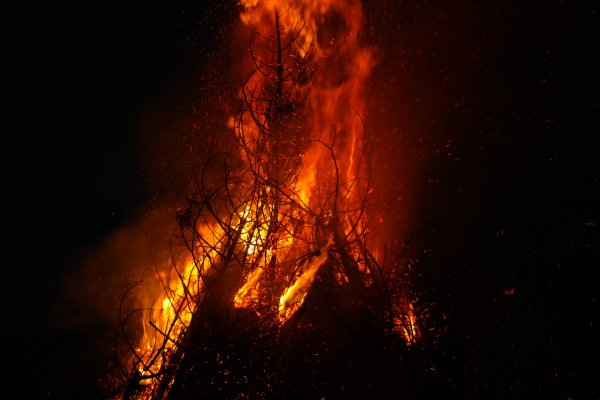 Большой огонь