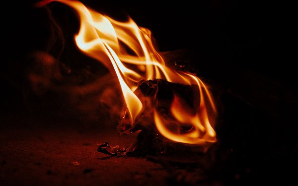 Горящий огонь