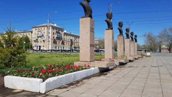 Город Орск площадь Победы