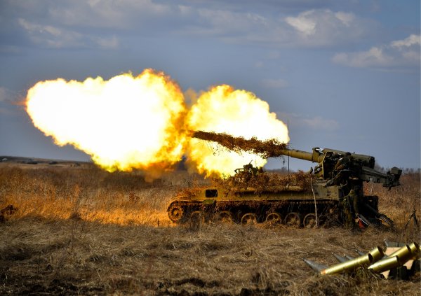 Залп артиллерии России