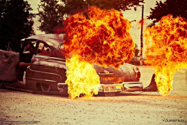 Пламя на машине