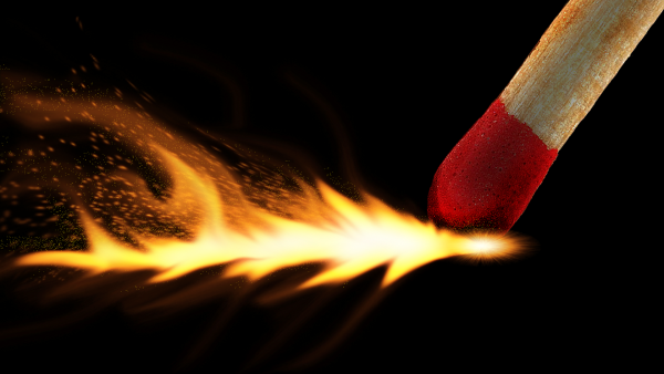 Зажженная спичка