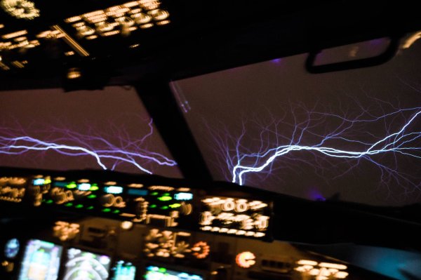Огни Святого Эльма на самолете