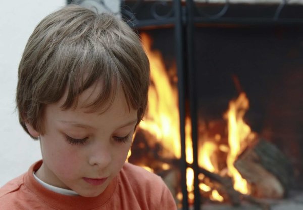 Шалости детей с огнем
