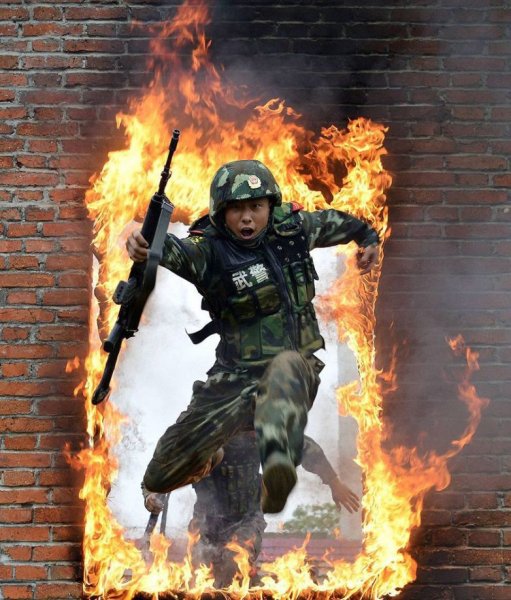 Солдат в огне