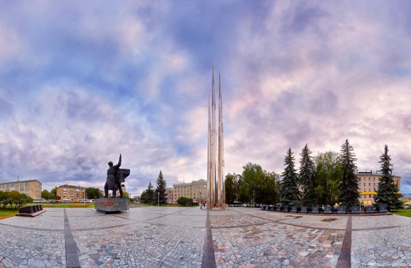 Памятник три штыка в Туле
