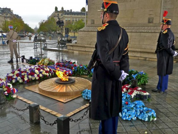 Могила неизвестного солдата в Париже