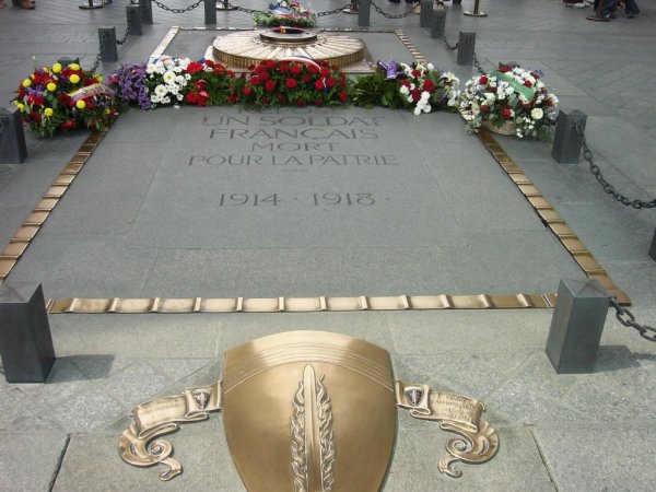 Могила неизвестного солдата во Франции