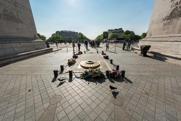Могила неизвестного солдата в Париже