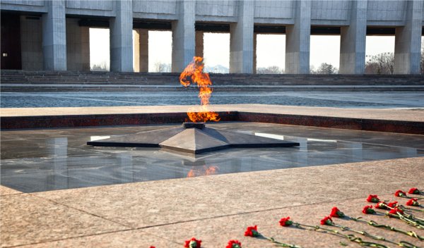 Поклонная гора вечный огонь