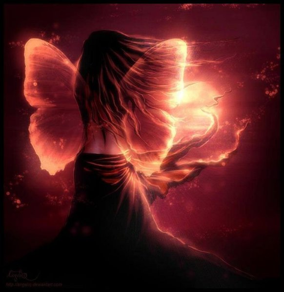 Девушка с горящими крыльями