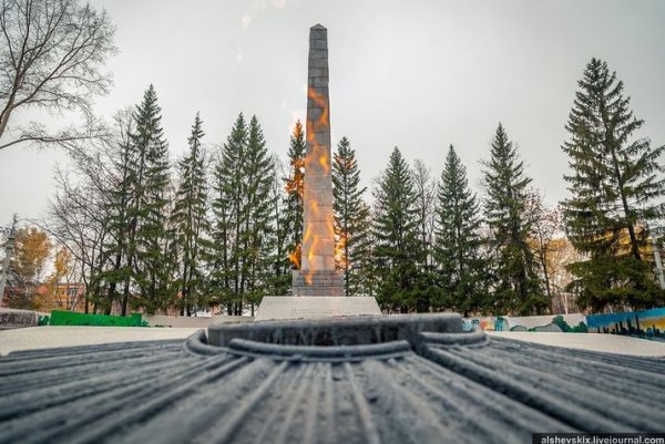Мемориал вечный огонь Екатеринбург