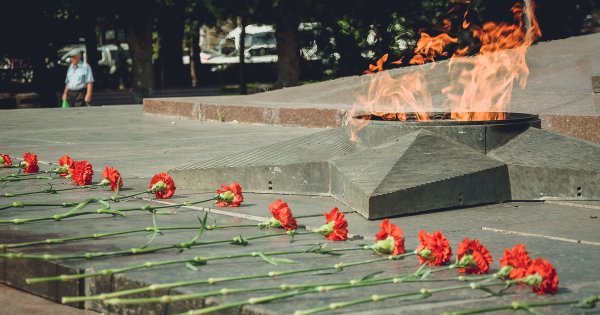 Вечный огонь Екатеринбург