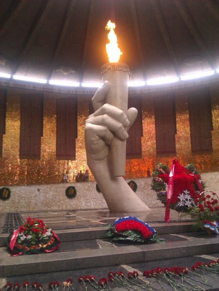 Памятники Волгограда Великой Отечественной войне вечный огонь