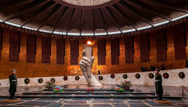 Вечный огонь Волгоград Мамаев Курган