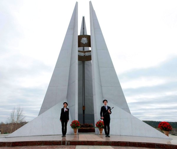 Памятник вечный огонь Ухта