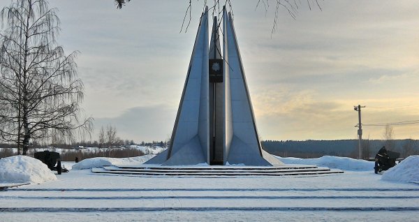 Город Ухта Республика Коми памятники зима