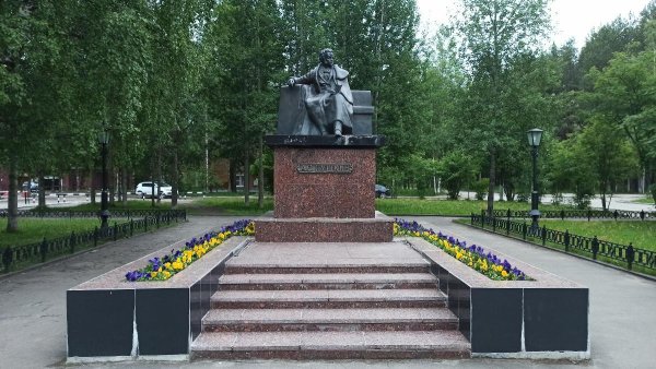 Памятник Пушкину в Ухте