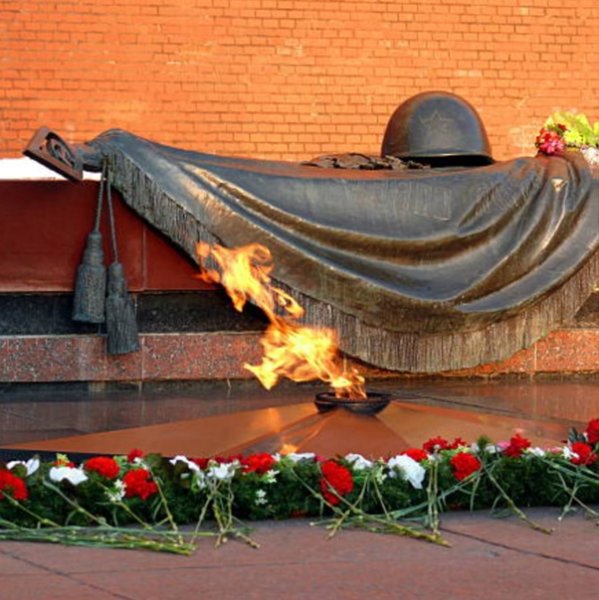 Александровский сад Москва памятник неизвестному солдату