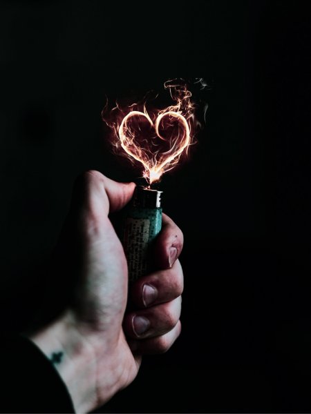 Сердце из огня зажигалки