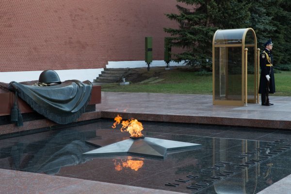 Москва вечный огонь могила неизвестного солдата