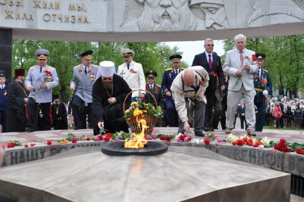 Вечный огонь Тамбов 9 мая