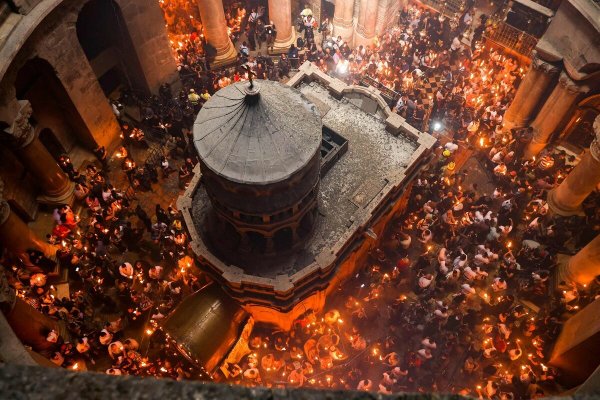 Схождение Благодатного огня в Иерусалиме