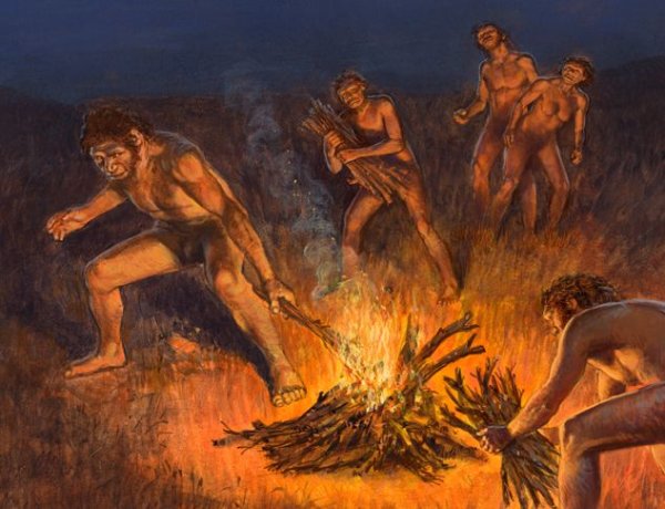 Homo Erectus у костра в пещере