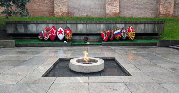 Мемориал огонь вечной славы Великий Новгород