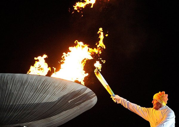Традиция зажжения олимпийского огня