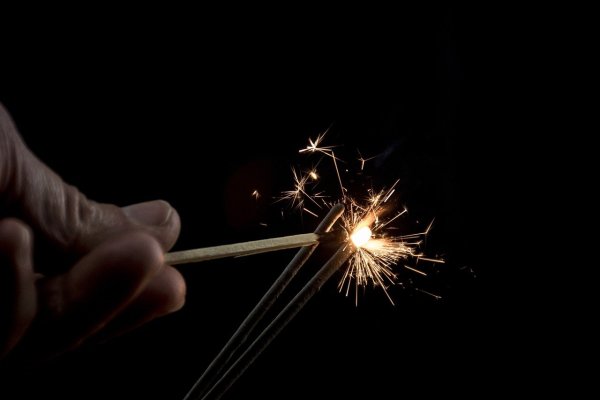 Бенгальский огонь палочка