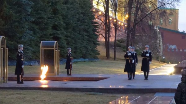 Охранники вечного огня в Москве