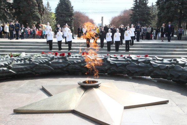 Караул у вечного огня в Москве