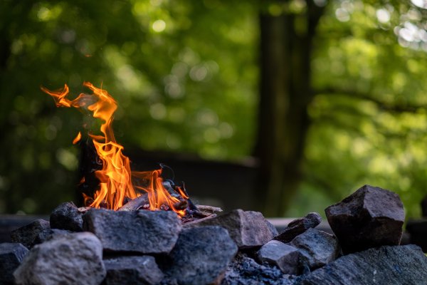 Костер с камнями