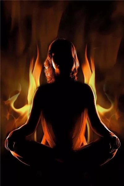 Девушка пламя