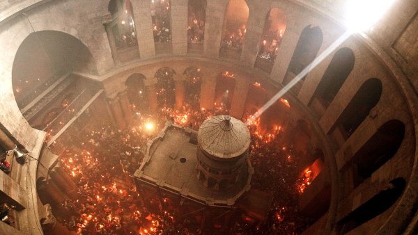 Сошествие Благодатного огня в Иерусалиме