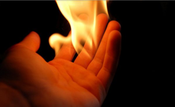 Огонь на ладони